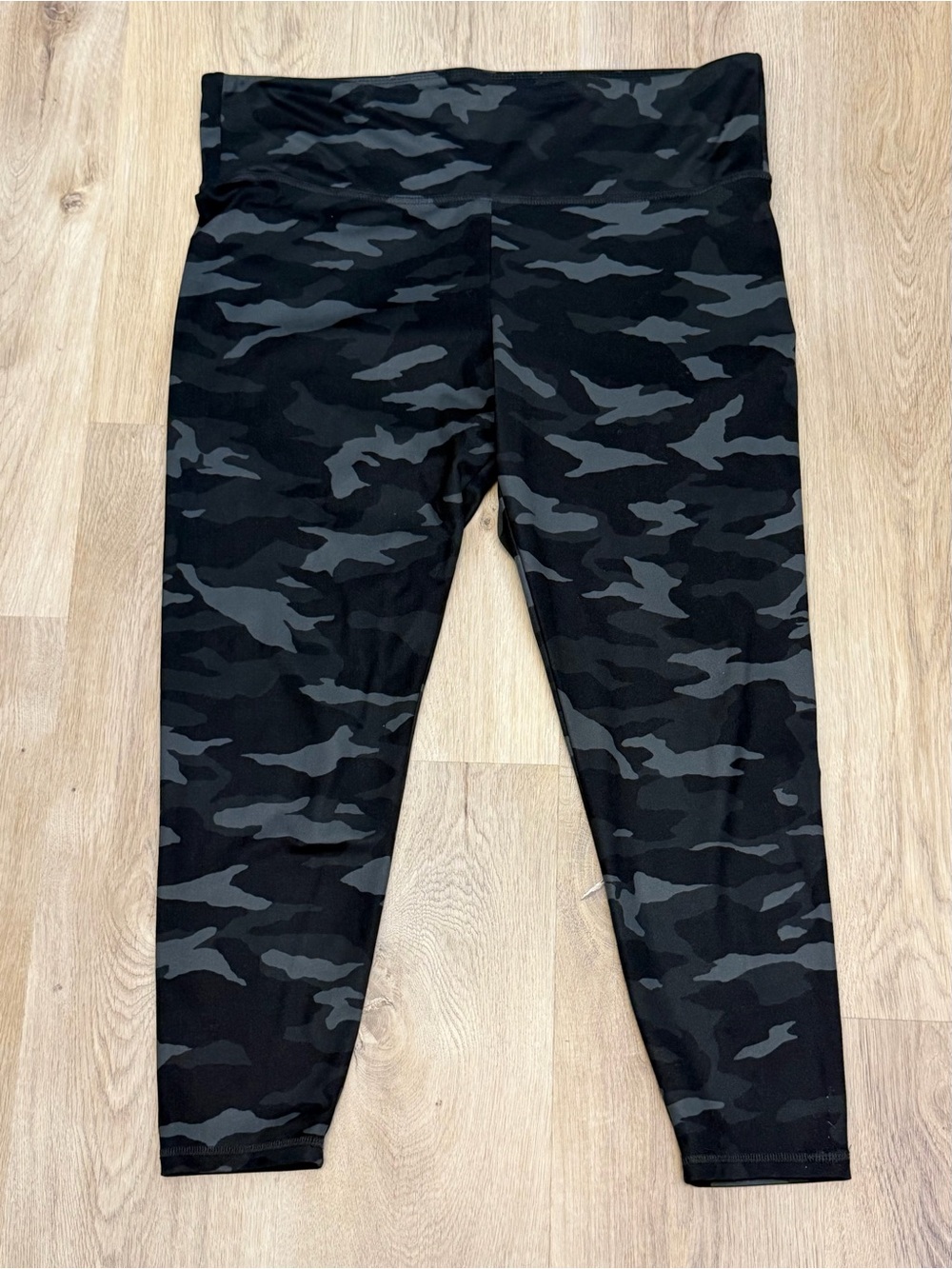 Balance Collection Black & Gray Camo Leggings
